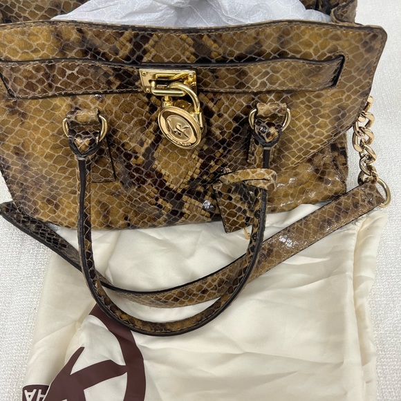 Michael Kors Handbags - Michael kors purse